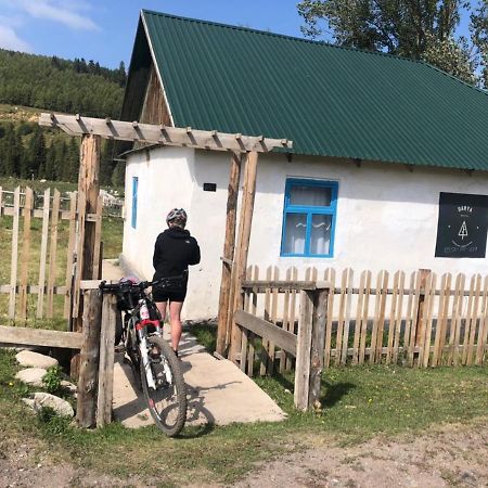 Darya Hostel Jyrgalan Eksteriør billede