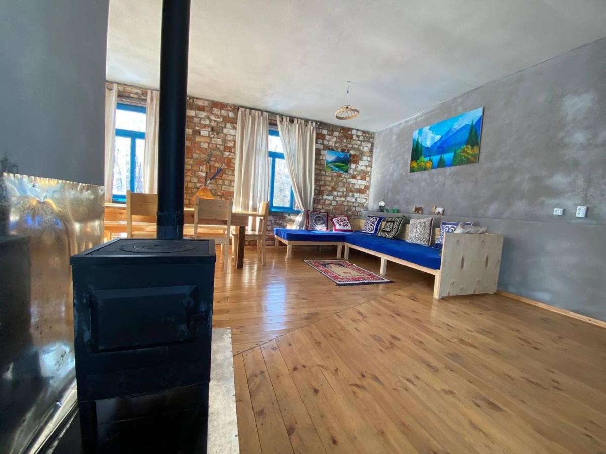 Darya Hostel Jyrgalan Eksteriør billede
